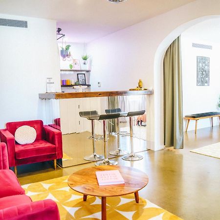 The Pink Hotel Coolangatta Голд-Кост Экстерьер фото