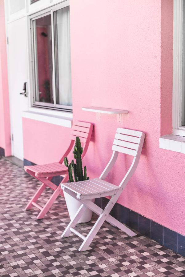 The Pink Hotel Coolangatta Голд-Кост Экстерьер фото
