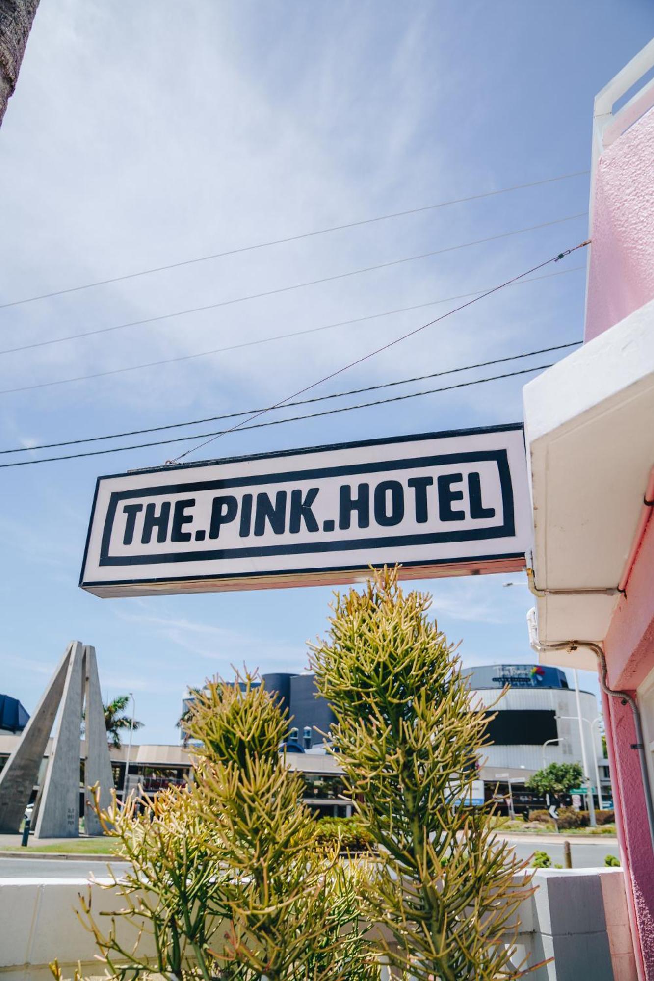 The Pink Hotel Coolangatta Голд-Кост Экстерьер фото