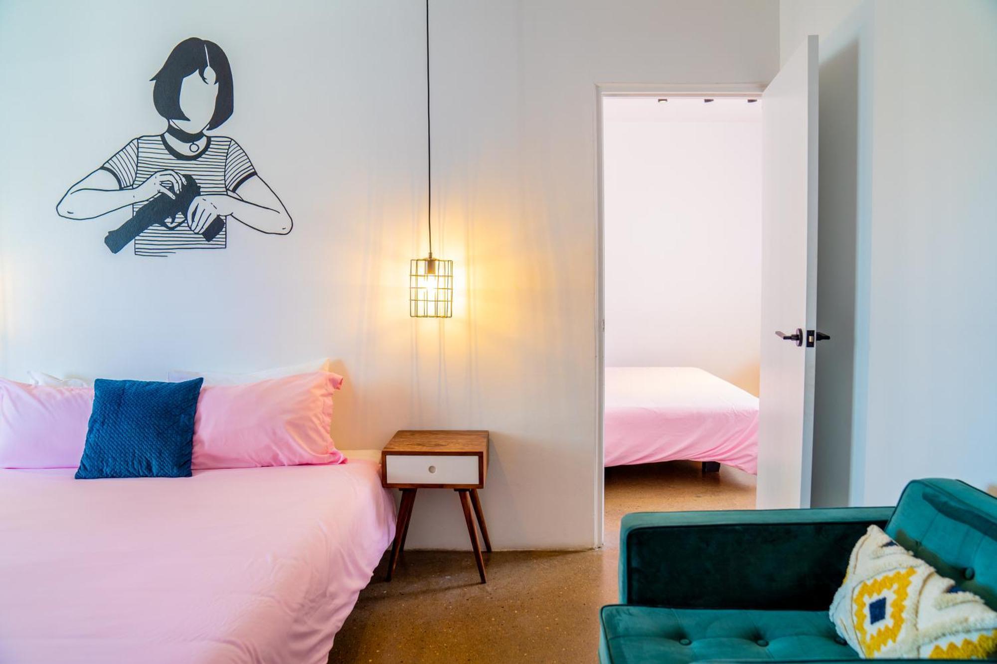 The Pink Hotel Coolangatta Голд-Кост Экстерьер фото