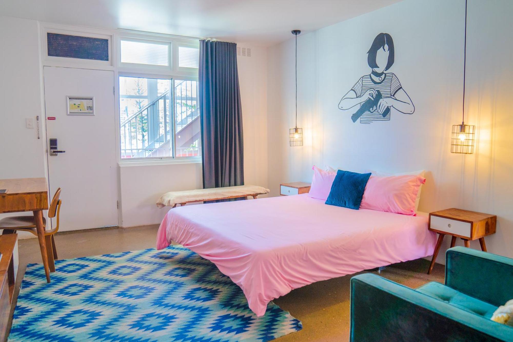 The Pink Hotel Coolangatta Голд-Кост Экстерьер фото