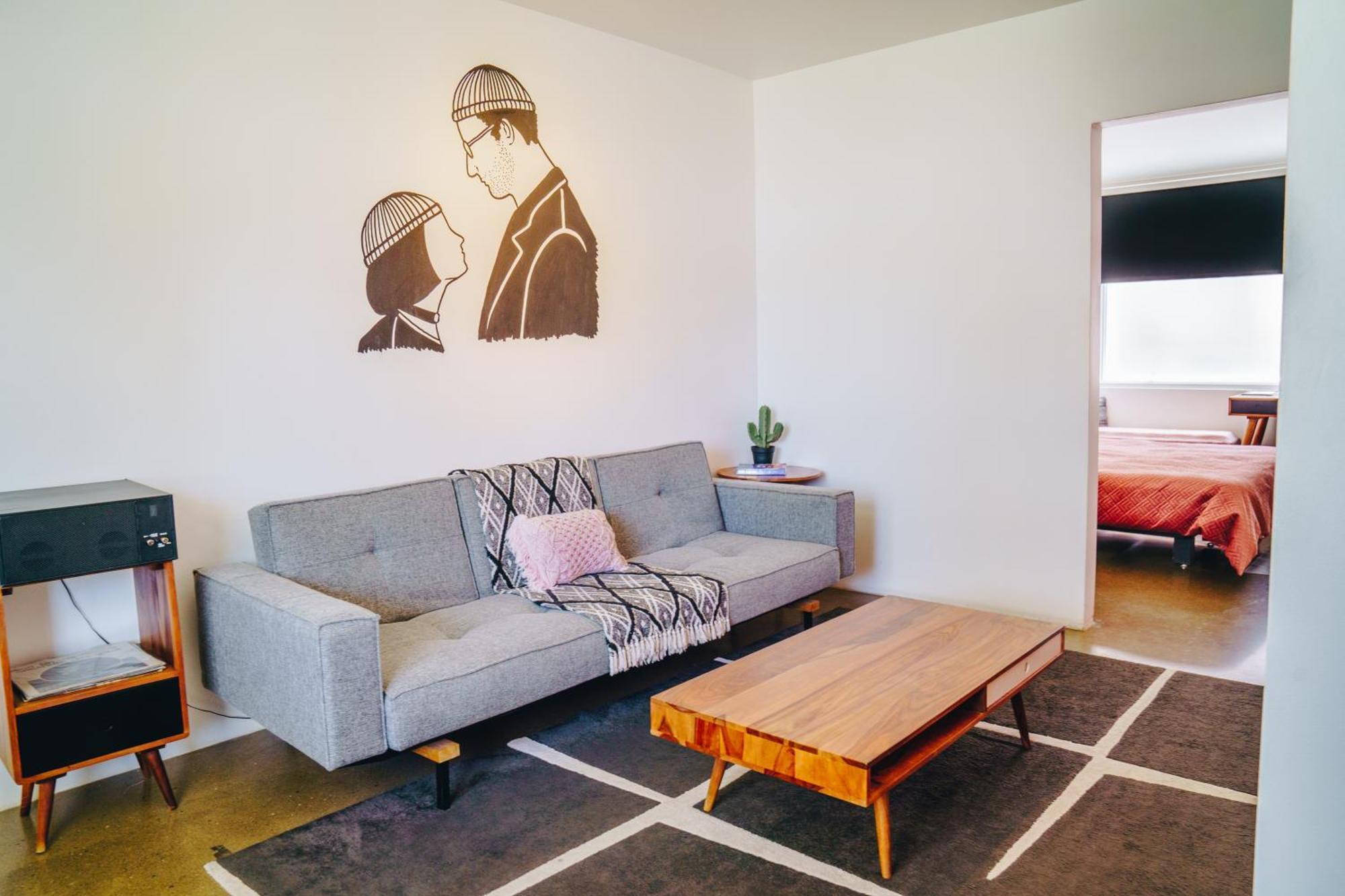 The Pink Hotel Coolangatta Голд-Кост Экстерьер фото