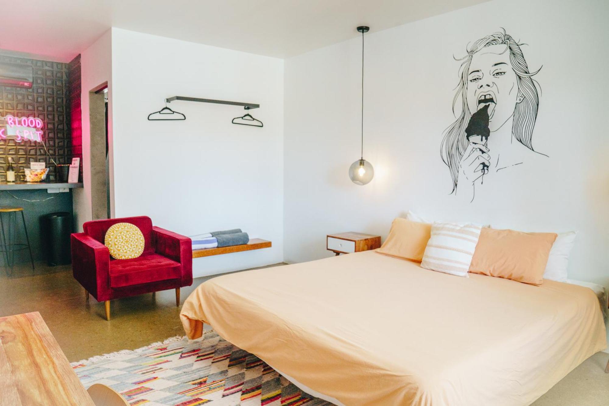 The Pink Hotel Coolangatta Голд-Кост Экстерьер фото