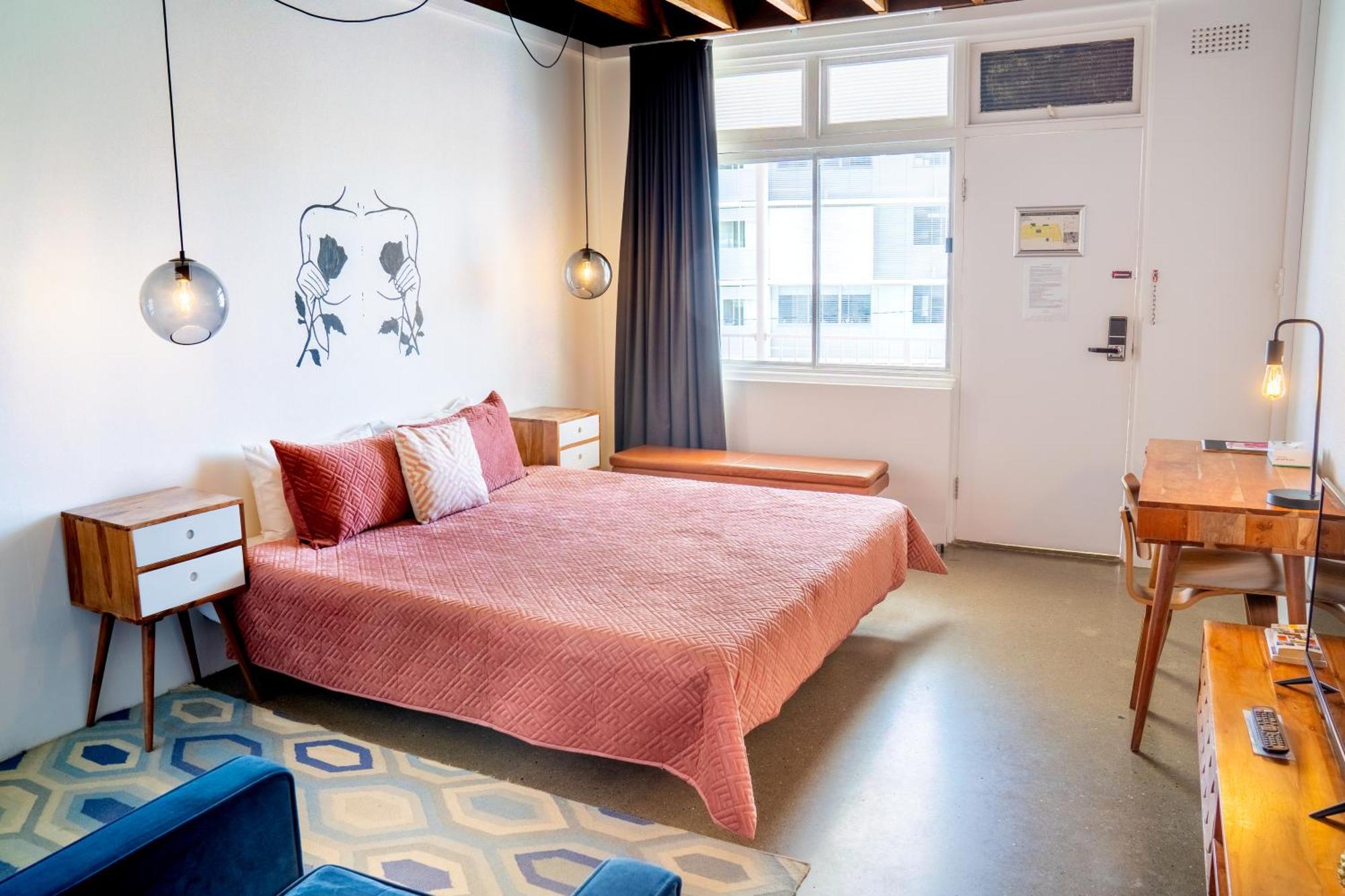 The Pink Hotel Coolangatta Голд-Кост Экстерьер фото