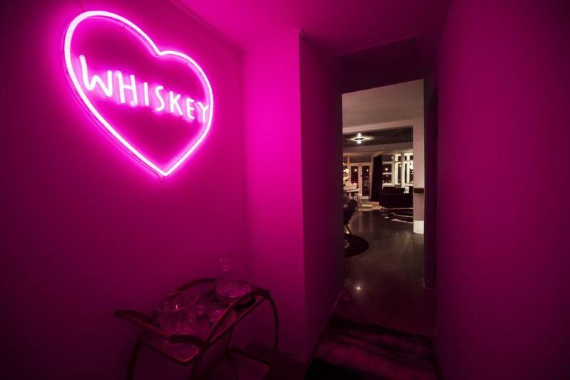 The Pink Hotel Coolangatta Голд-Кост Экстерьер фото